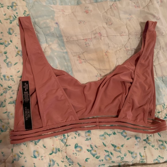 Bundle of Victoria’s Secret Bralettes.One blush bralette. One strapless floral! - Picture 8 of 10
